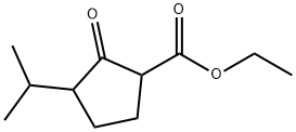 Cyclopentanecarboxylic acid, 3-(1-methylethyl)-2-oxo-, ethyl ester Struktur