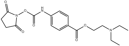 Benzoic acid, 4-[[[(2,5-dioxo-1-pyrrolidinyl)oxy]carbonyl]amino]-, 2-(diethylamino)ethyl ester Struktur