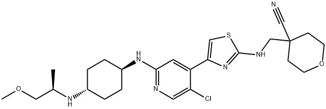 2H-Pyran-4-carbonitrile, 4-[[[4-[5-chloro-2-[[trans-4-[[(1R)-2-methoxy-1-methylethyl]amino]cyclohexyl]amino]-4-pyridinyl]-2-thiazolyl]amino]methyl]tetrahydro- Struktur