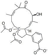 [(1R,2R,3R,4Z,9R,10Z,12S,13S,14R)-1,2-diacetyloxy-9-hydroxy-3,6,6,10,1 4-pentamethyl-7-oxo-13-bicyclo[10.3.0]pentadeca-4,10-dienyl] benzoate Struktur