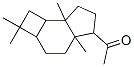 1-(decahydro-2,2,4a,7a-tetramethyl-1H-cyclobut[e]inden-5-yl)ethan-1-one Struktur