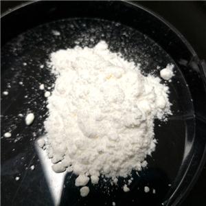 壬二酸；杜鵑花酸